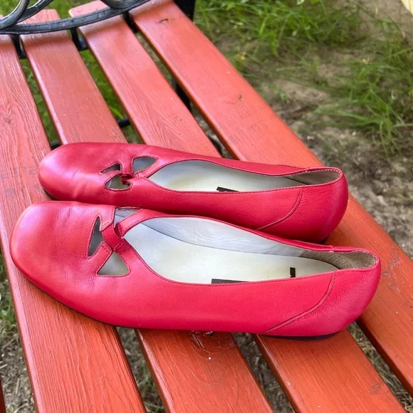Trotters Comfort Red Leather Ballet Flat - Picture 10 of 15
